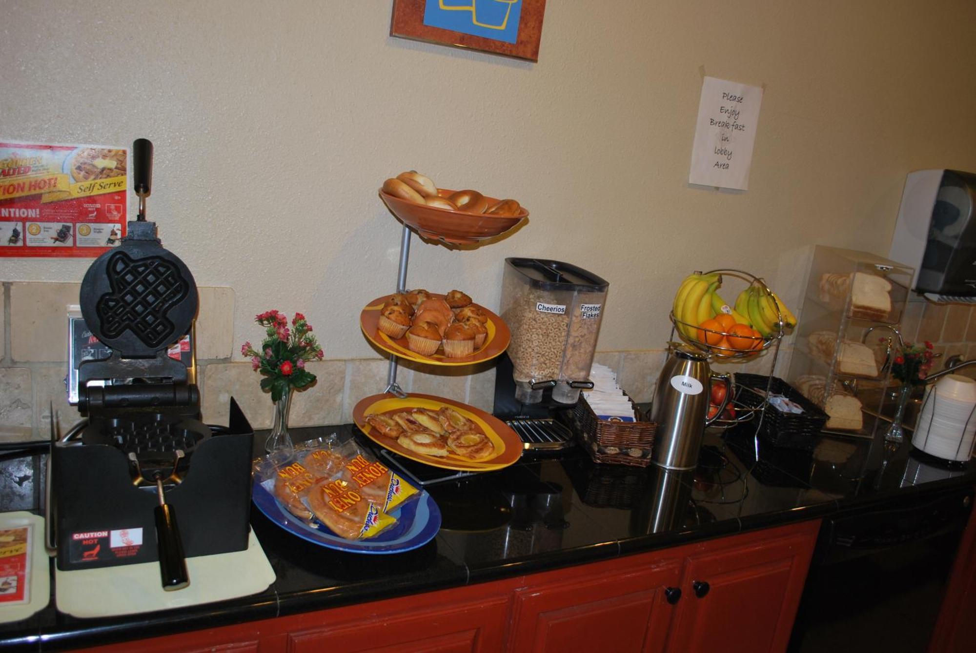 Americas Best Value Inn Lubbock East Zewnętrze zdjęcie
