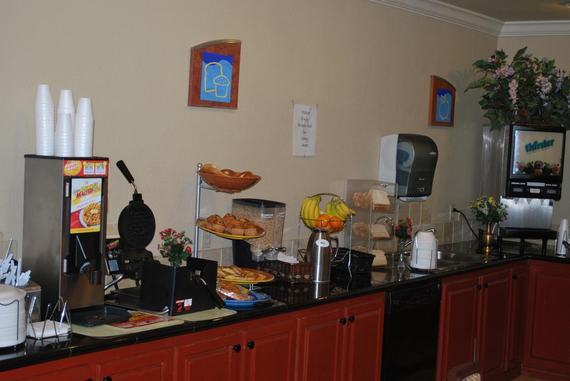 Americas Best Value Inn Lubbock East Zewnętrze zdjęcie