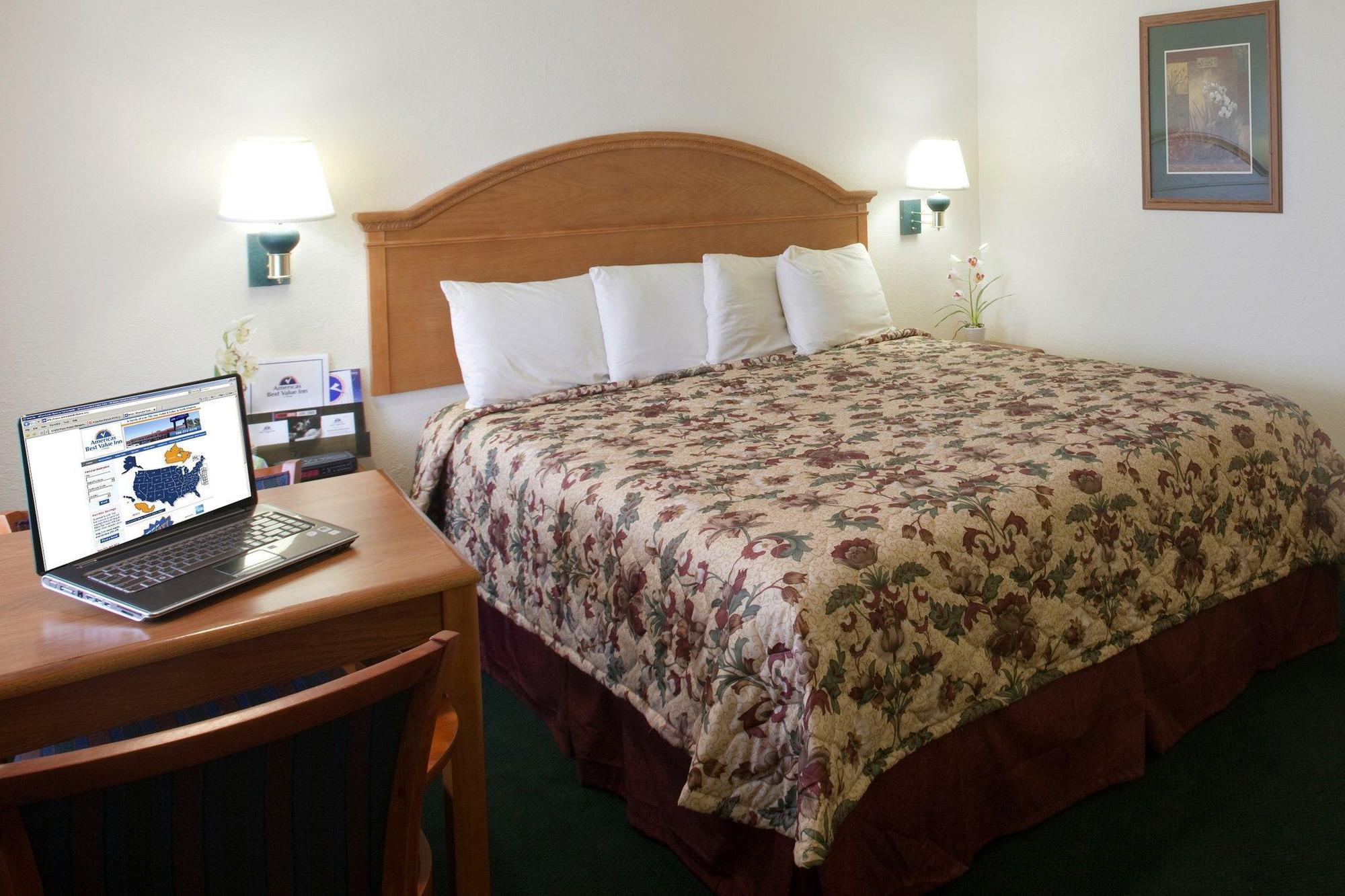 Americas Best Value Inn Lubbock East Zewnętrze zdjęcie