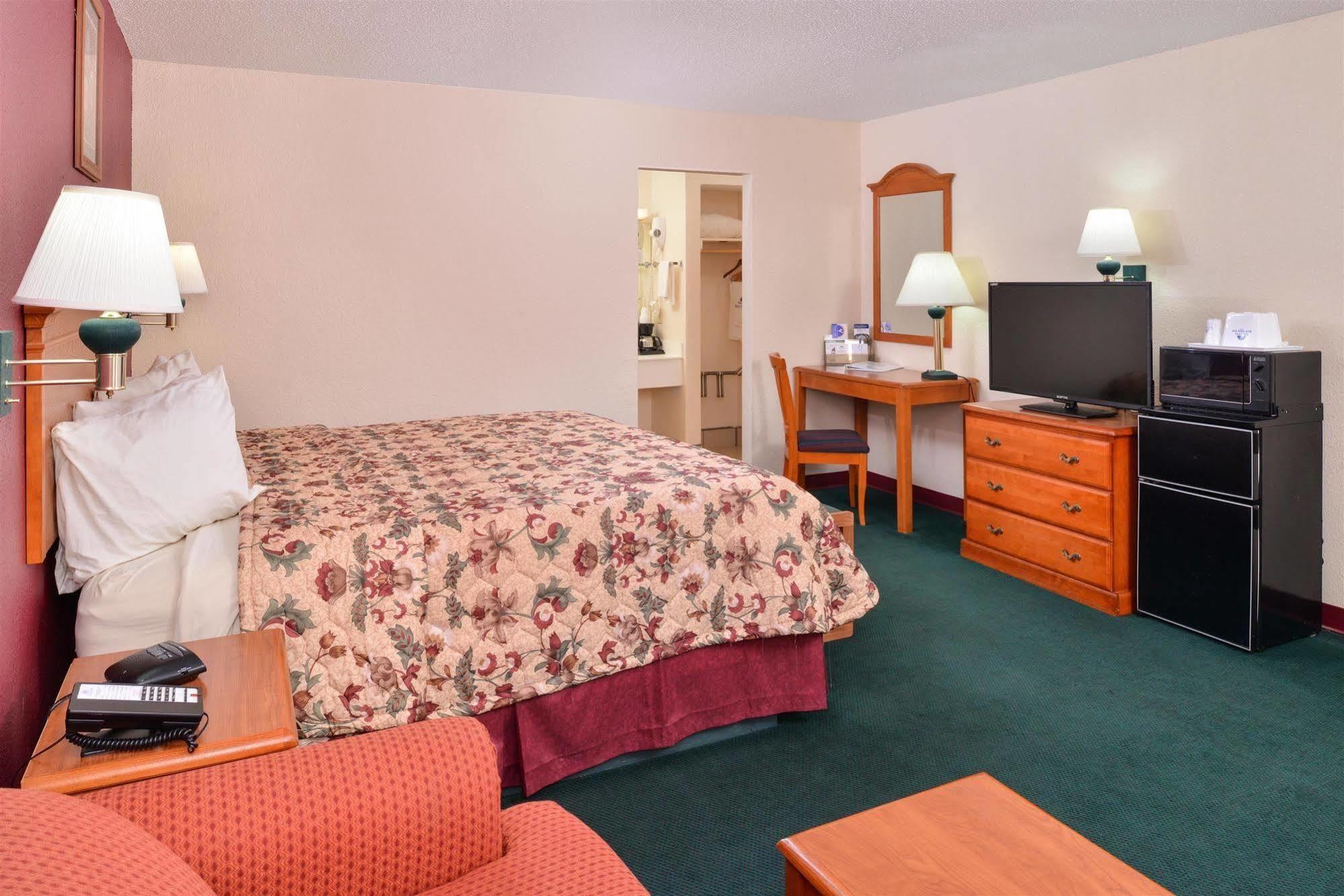 Americas Best Value Inn Lubbock East Zewnętrze zdjęcie