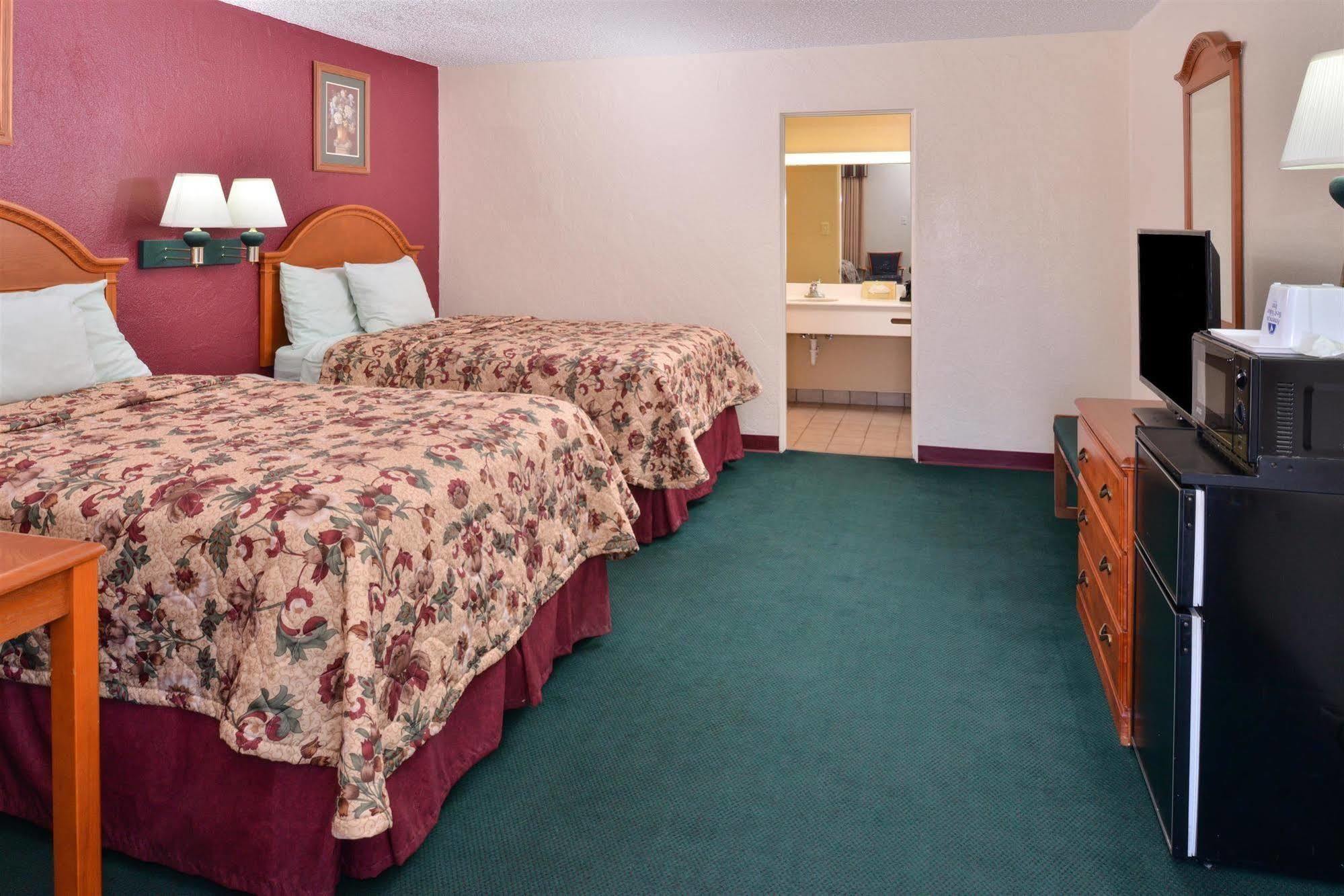 Americas Best Value Inn Lubbock East Zewnętrze zdjęcie