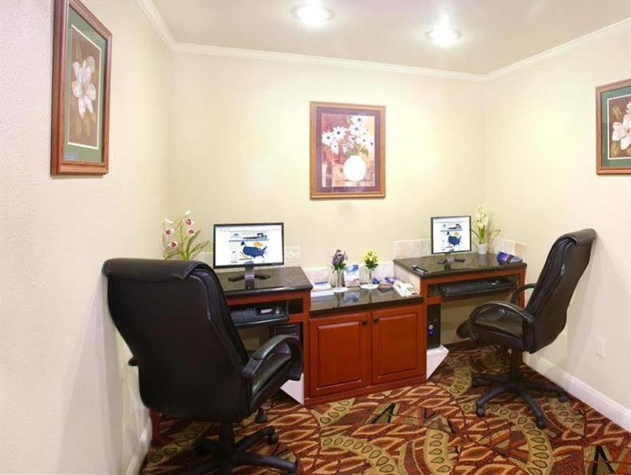 Americas Best Value Inn Lubbock East Zewnętrze zdjęcie
