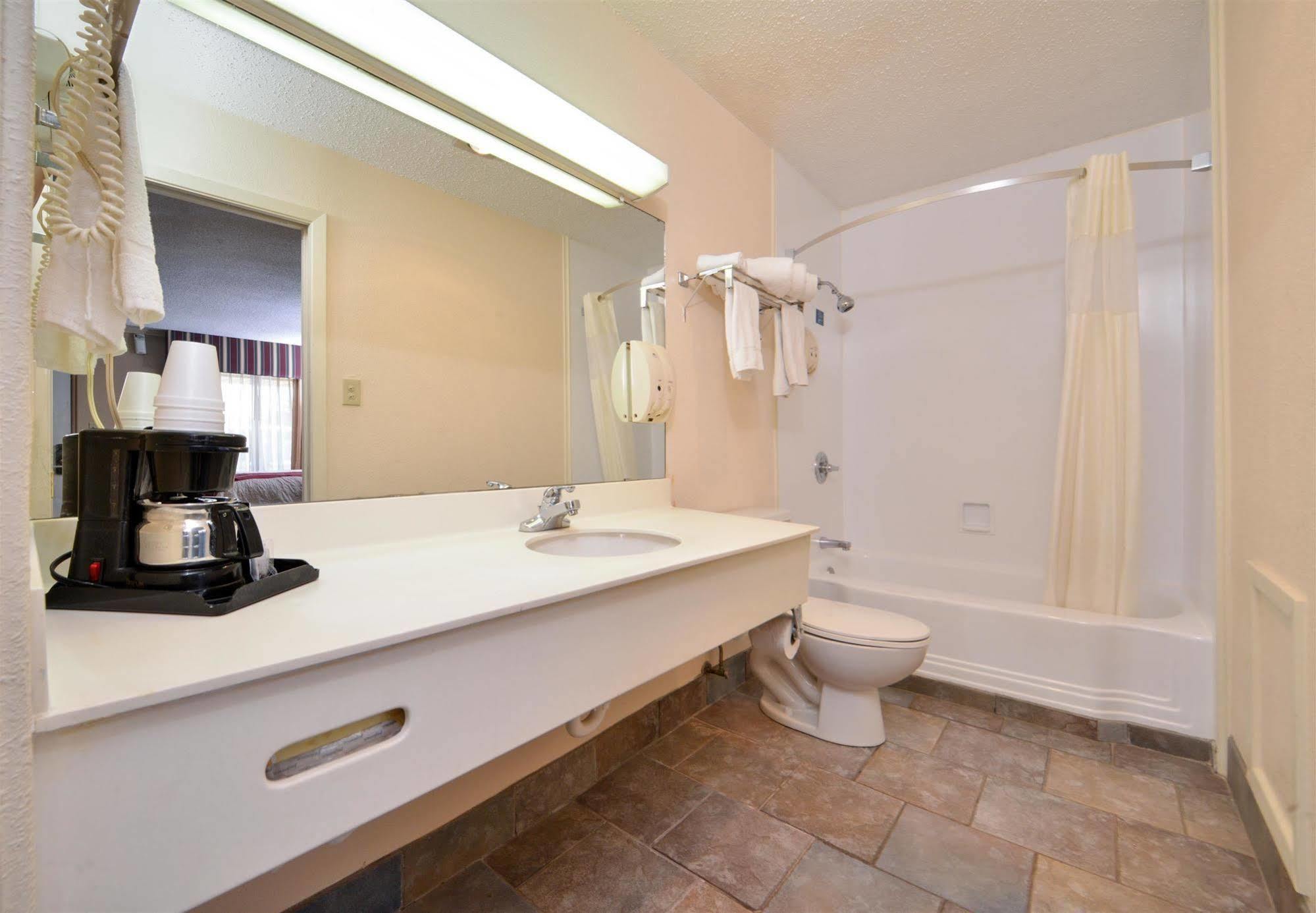 Americas Best Value Inn Lubbock East Zewnętrze zdjęcie