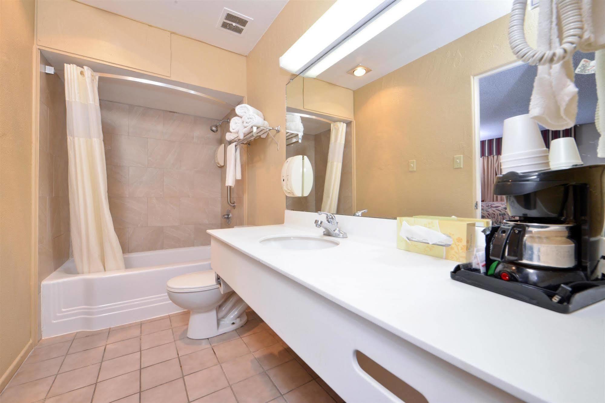 Americas Best Value Inn Lubbock East Zewnętrze zdjęcie
